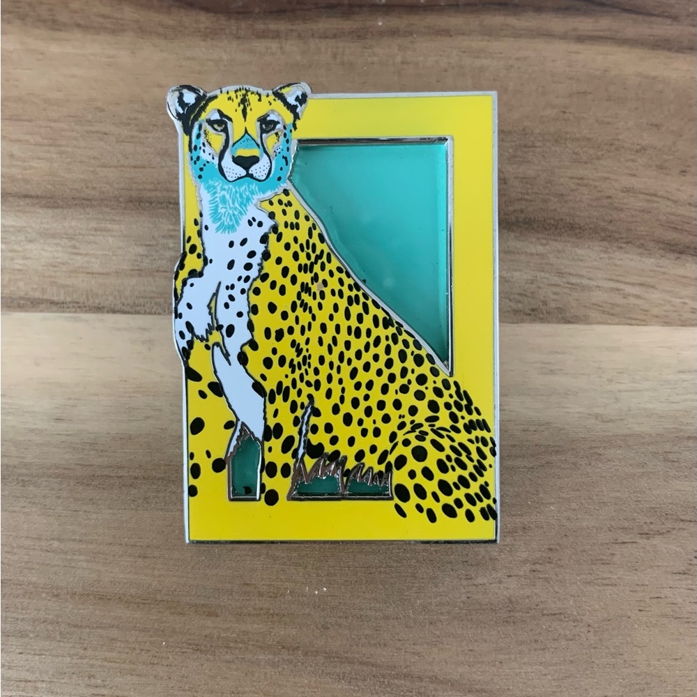 National Geographic & Disney cheetah pin NWOT - Picture 3 of 6